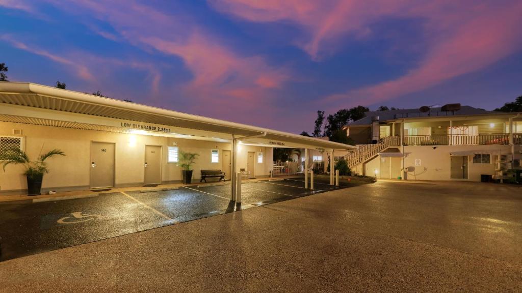 Bazén v ubytování Route 66 Motor Inn nebo v jeho okolí
