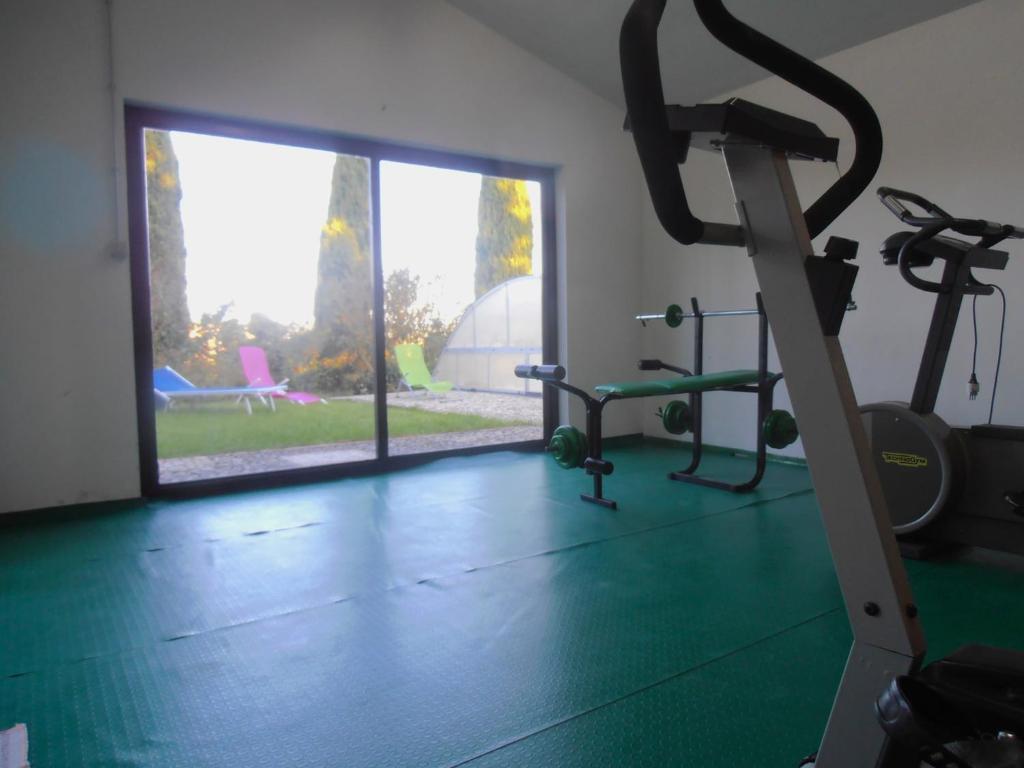 Posilňovňa alebo fitness centrum v ubytovaní Exquisite Villa in San Venanzo with Private Pool