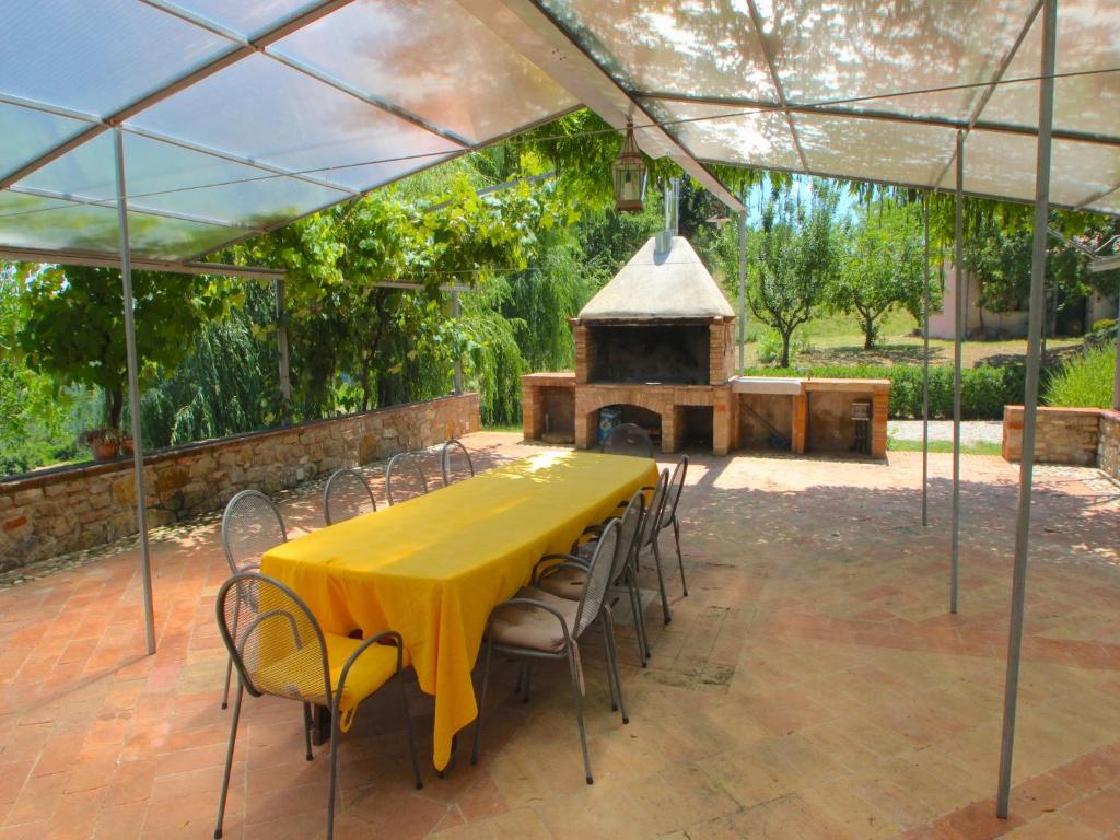 Vonkajšia záhrada v ubytovaní Exquisite Villa in San Venanzo with Private Pool