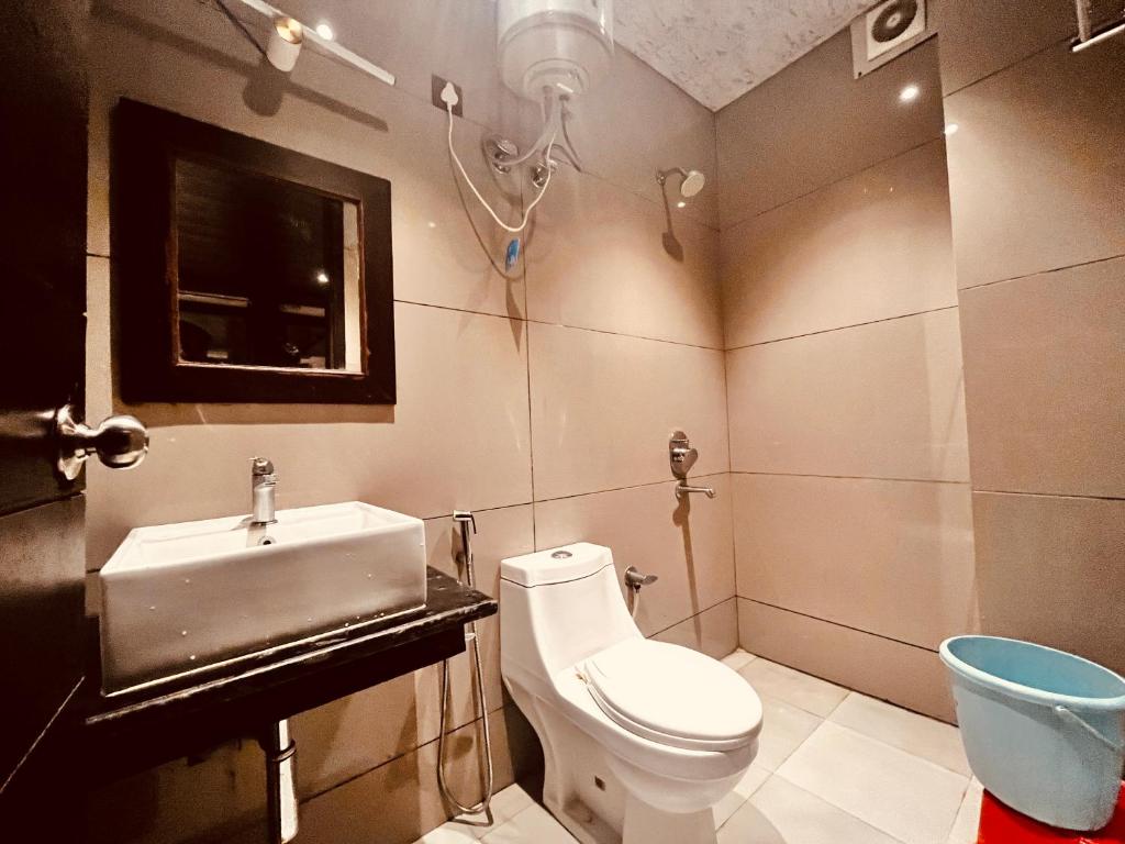 Koupelna v ubytování Manu Villa, Manali - independent luxury villas for family