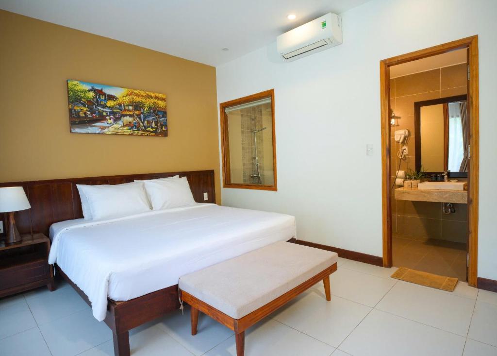 Suite Gia Đình 2 Phòng Ngủ Nhìn Ra Hồ Bơi
