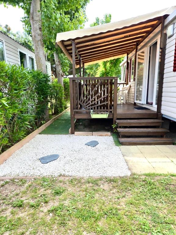 Photo de la galerie de l'établissement Séjour détente en mobil home, à 800m de la plage, à Valras-Plage