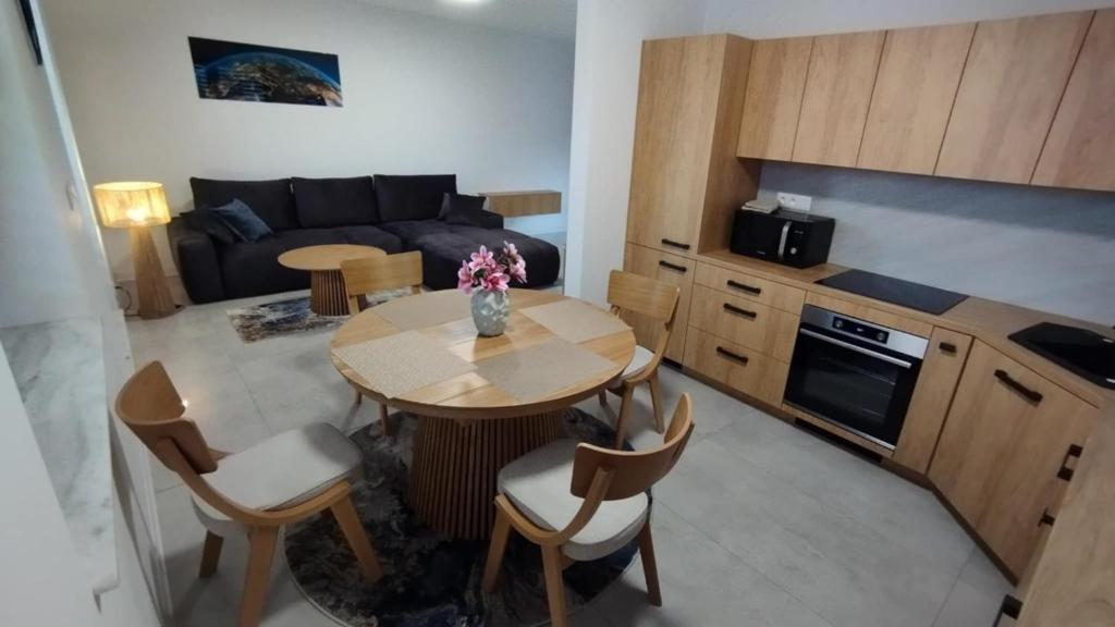 Kuchyň nebo kuchyňský kout v ubytování Apartmány Anami