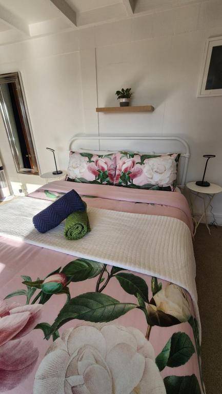 Postel nebo postele na pokoji v ubytování Good Vibes Ahuriri