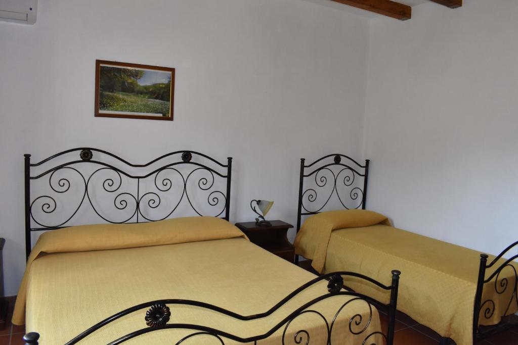 Agriturismo Fontanapietra - Habitación Triple Con Baño Compartido