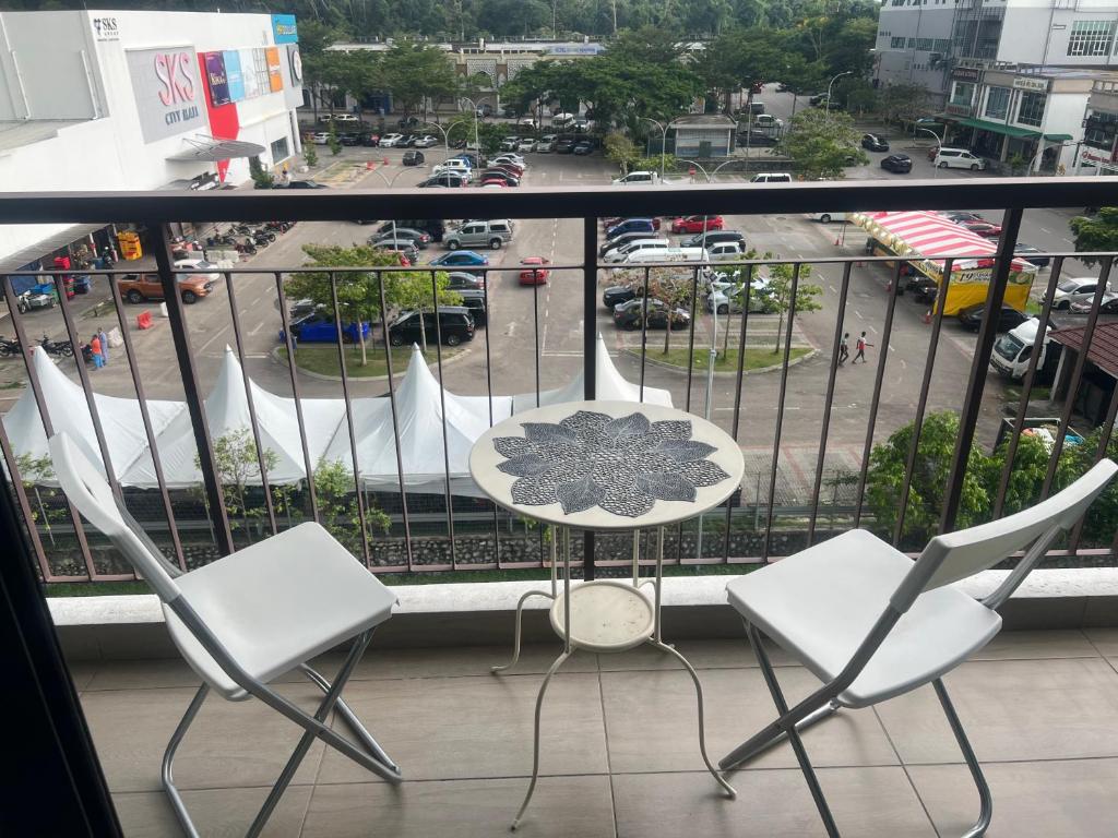 Balkón nebo terasa v ubytování The Azumi Residence-3R2B Desaru