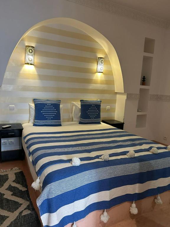 Postel nebo postele na pokoji v ubytování Riad ANYSSA