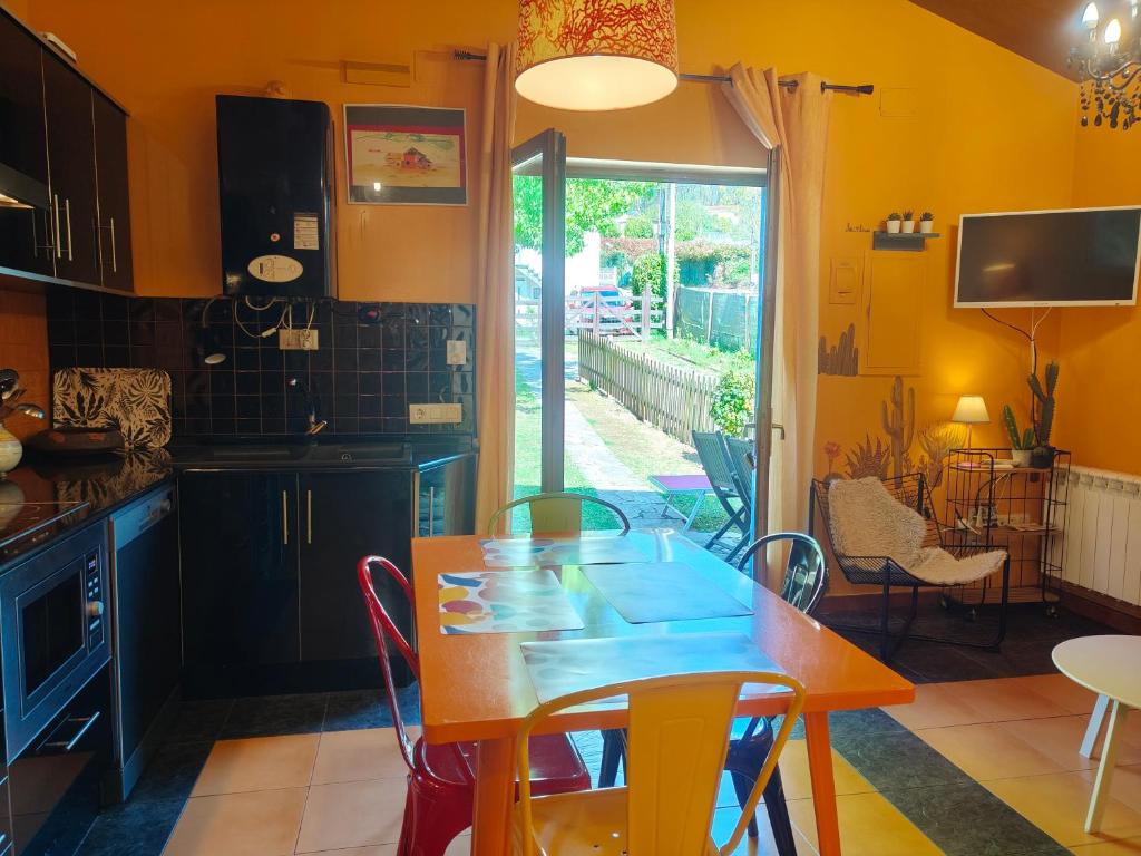 Kuchyň nebo kuchyňský kout v ubytování Apartamentos Rosa Jove