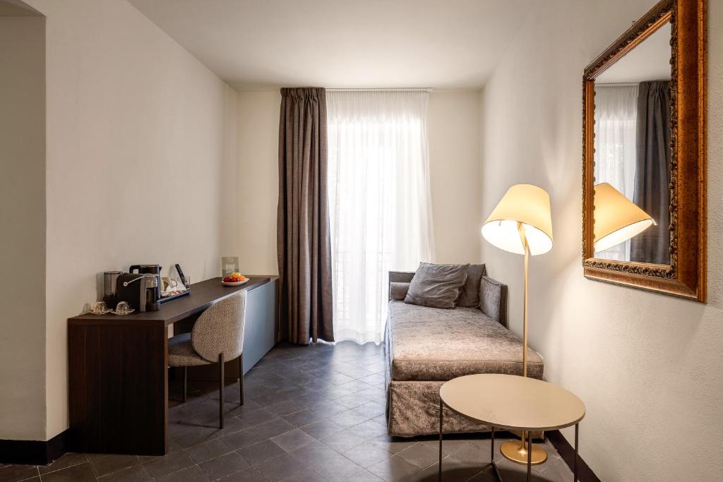 LOCANDA SANTAMARINA Dimora di Charme - Resim 34