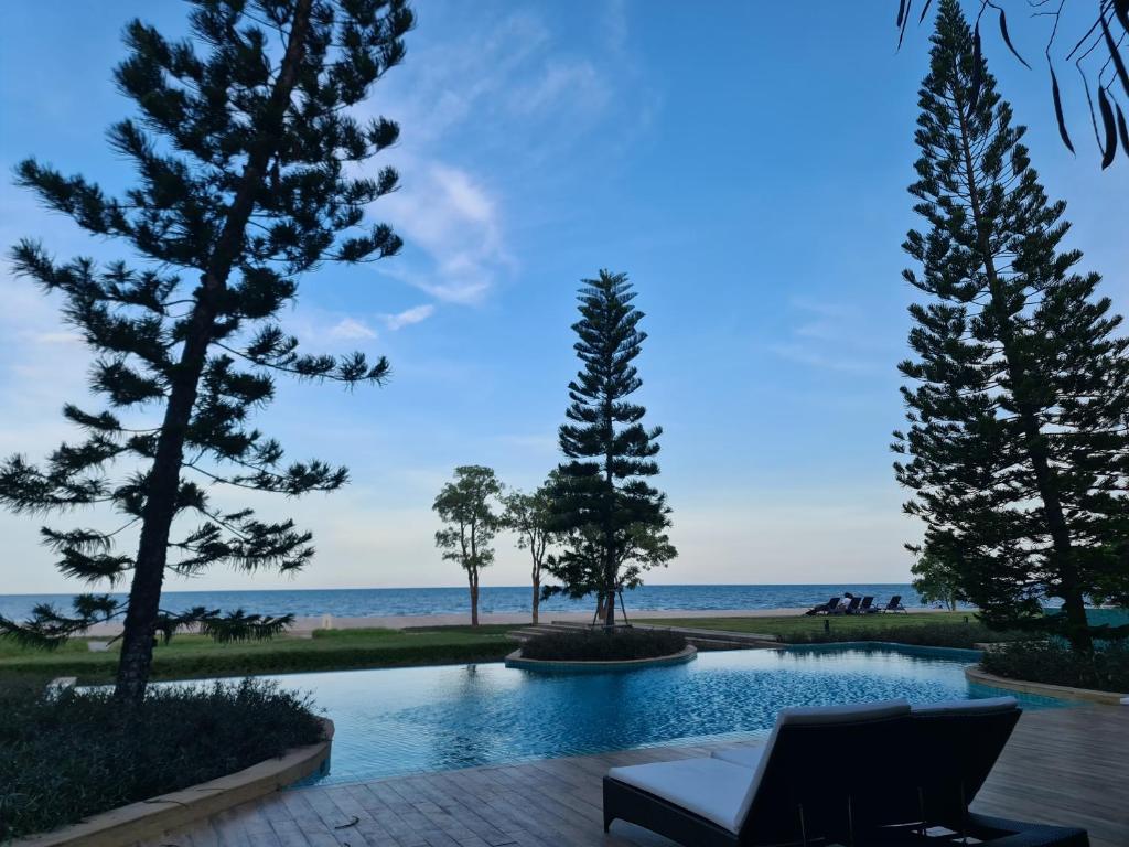 Bazén v ubytování AMARA Pool Villa at Boulevard Tuscany ChaAm HuaHin nebo v jeho okolí