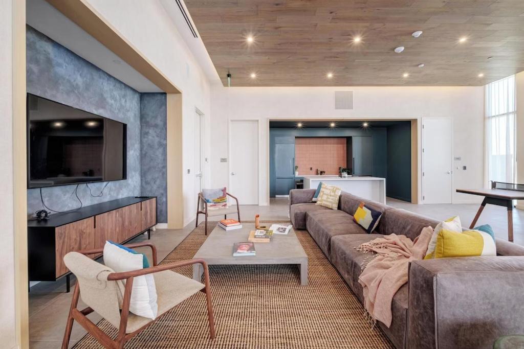 Χώρος καθιστικού στο The Summit Club