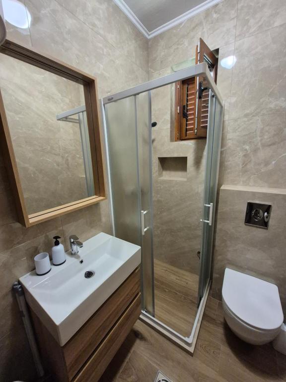 B & M Apartments - 3