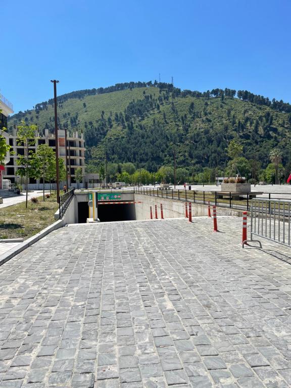 Uma vista geral da montanha ou uma vista da montanha a partir da casa de hóspedes