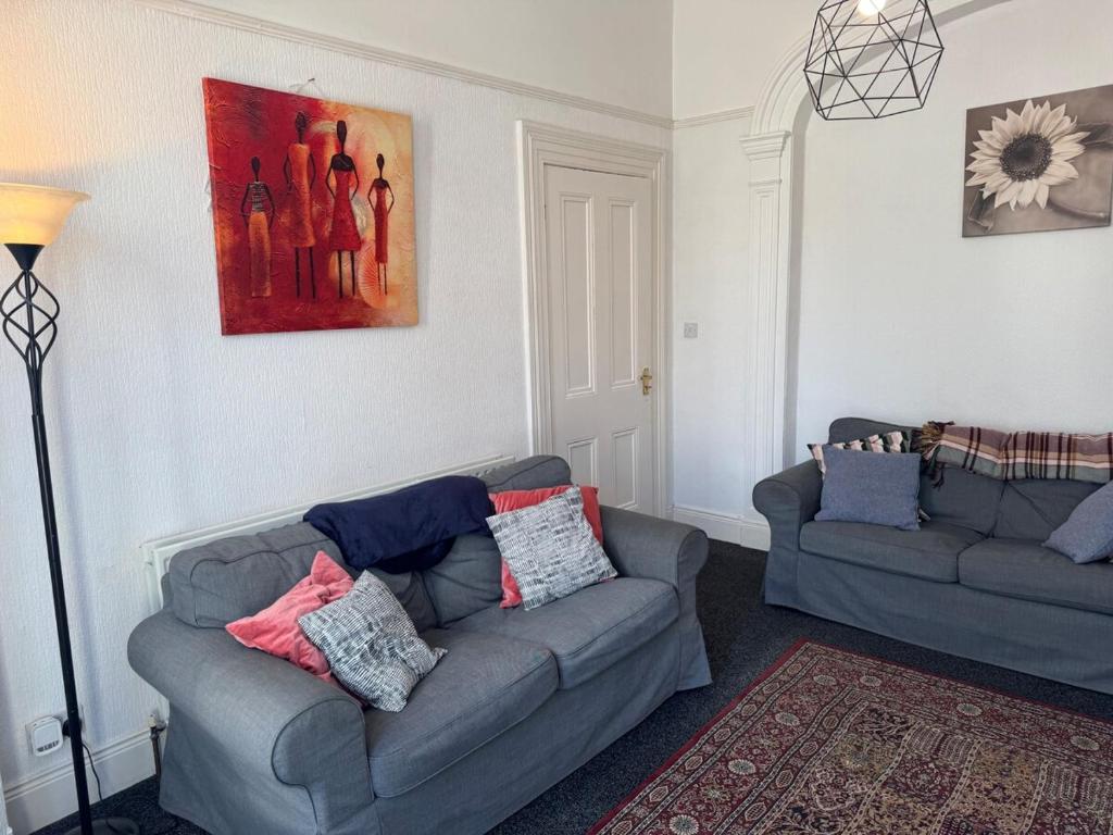 Istumisnurk majutusasutuses Lovely Central Belfast 4 Bedroom Period Home