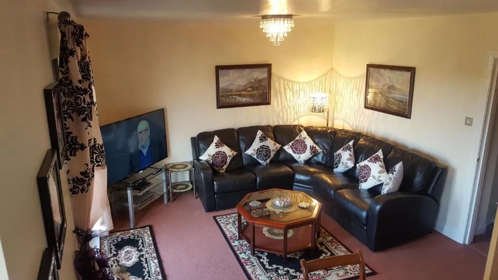 Penthouse Apartment Sleeps 11, Edinburgh, United Kingdom