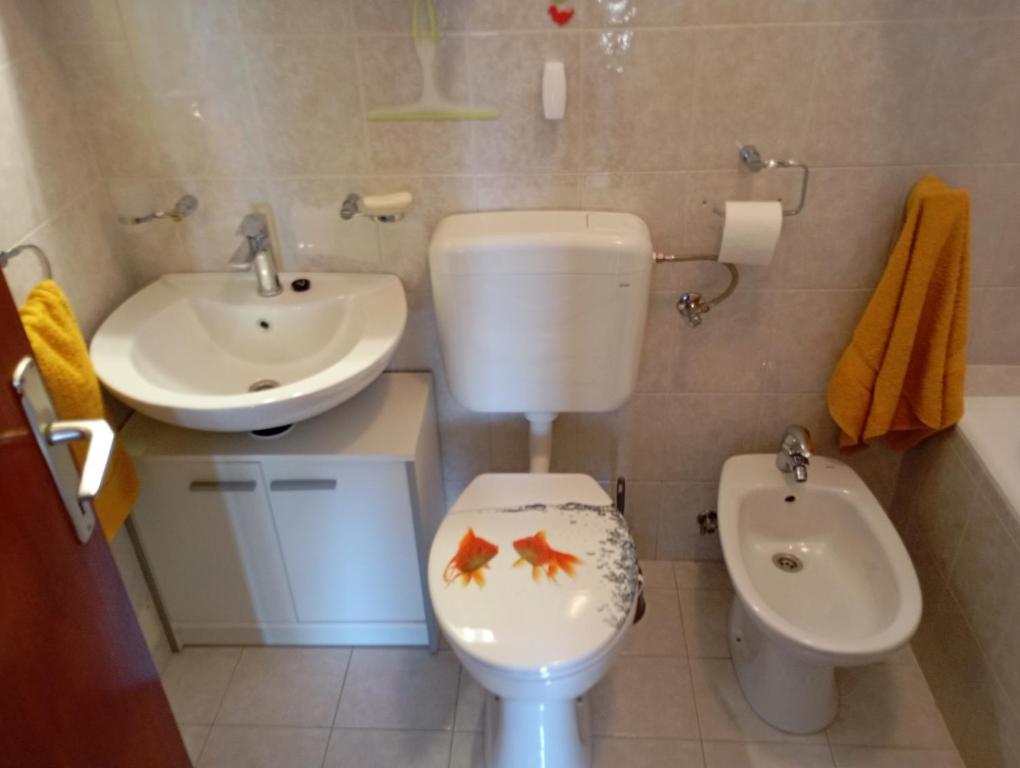 Koupelna v ubytování Apartment Dora 1 Jakišnica