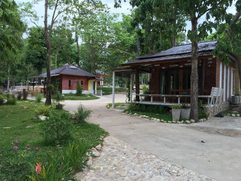 Lunda Orchid Resort - 豪华双或双室和阳台