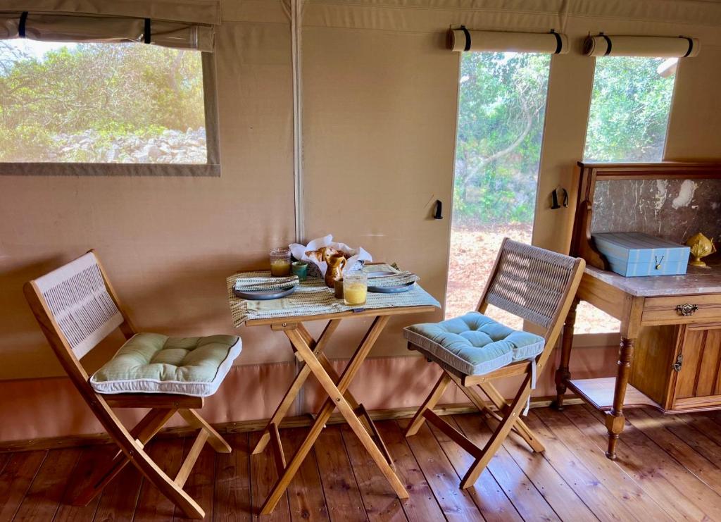 Posezení v ubytování Domus Olea Glamping