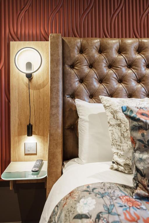 Postel nebo postele na pokoji v ubytování Bonnie Hotel Haymarket Edinburgh