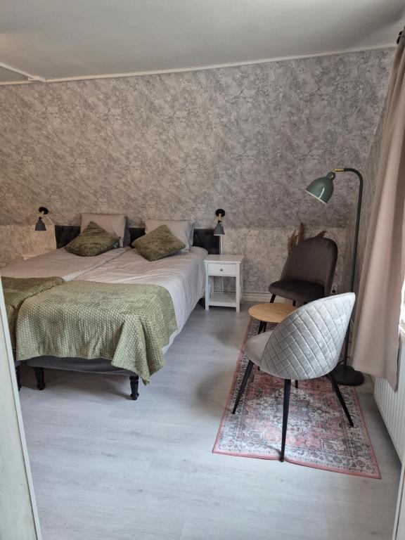 Gästis Vandrarhem Örkelljunga - Quarto Familiar Com Casa De Banho Privativa