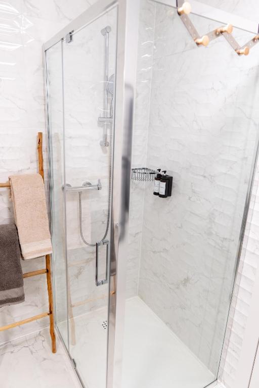 Locarno Center - Free Parking, Netflix and WiFi - Resim 21