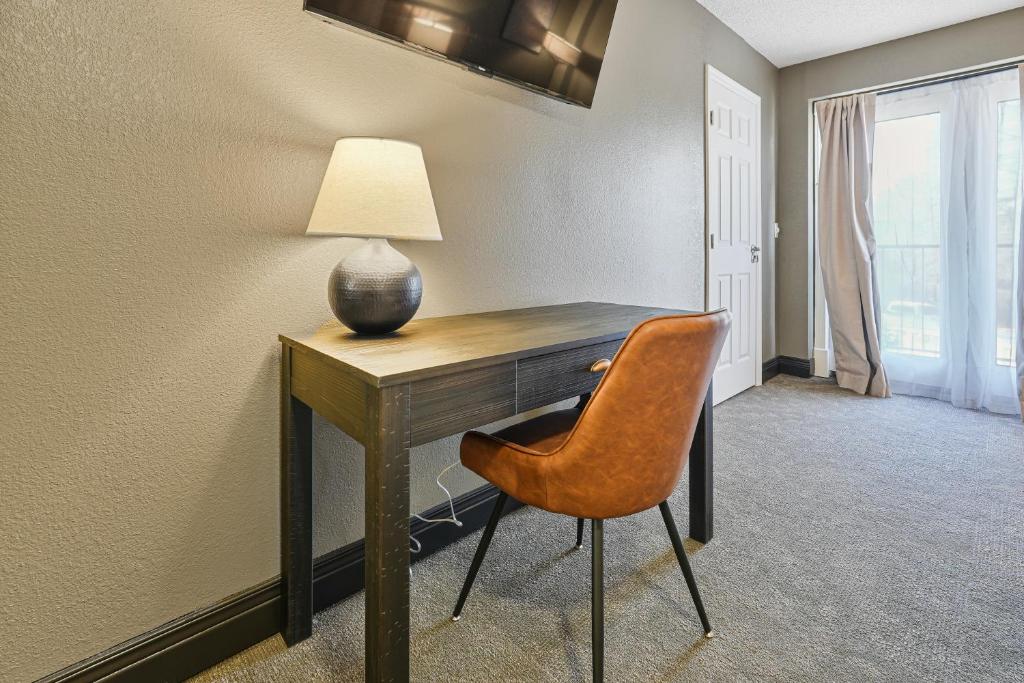 Tremont Lodge & Resort photo