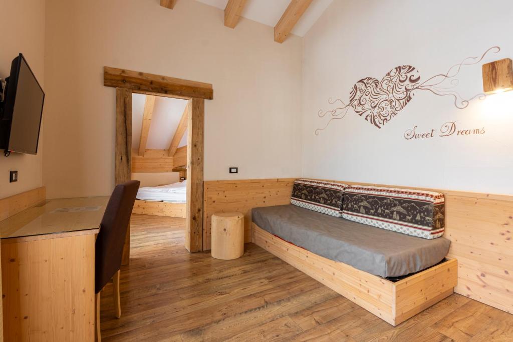 TV a/nebo společenská místnost v ubytování Park Hotel Avisio