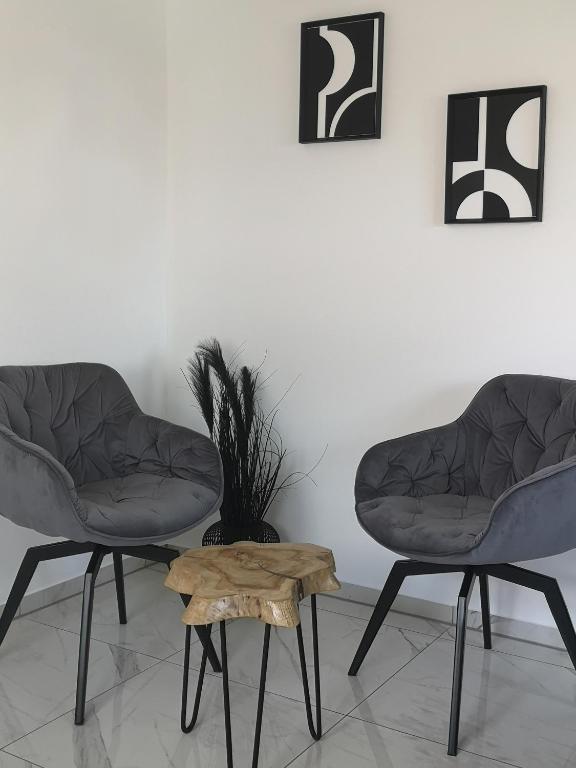 Posezení v ubytování Apartment in Lindenberg, Goßholz