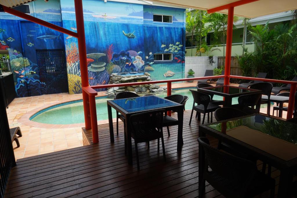 Bazén v ubytování Port Douglas Motel nebo v jeho okolí