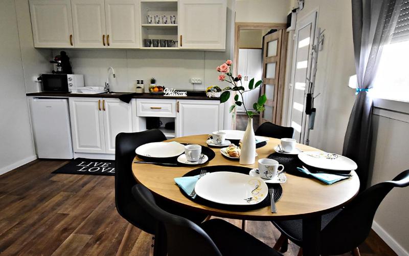 Kuchyň nebo kuchyňský kout v ubytování Csoda Apartman