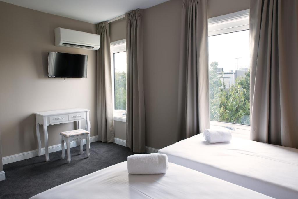 Lily Sands Inn - Resim 21