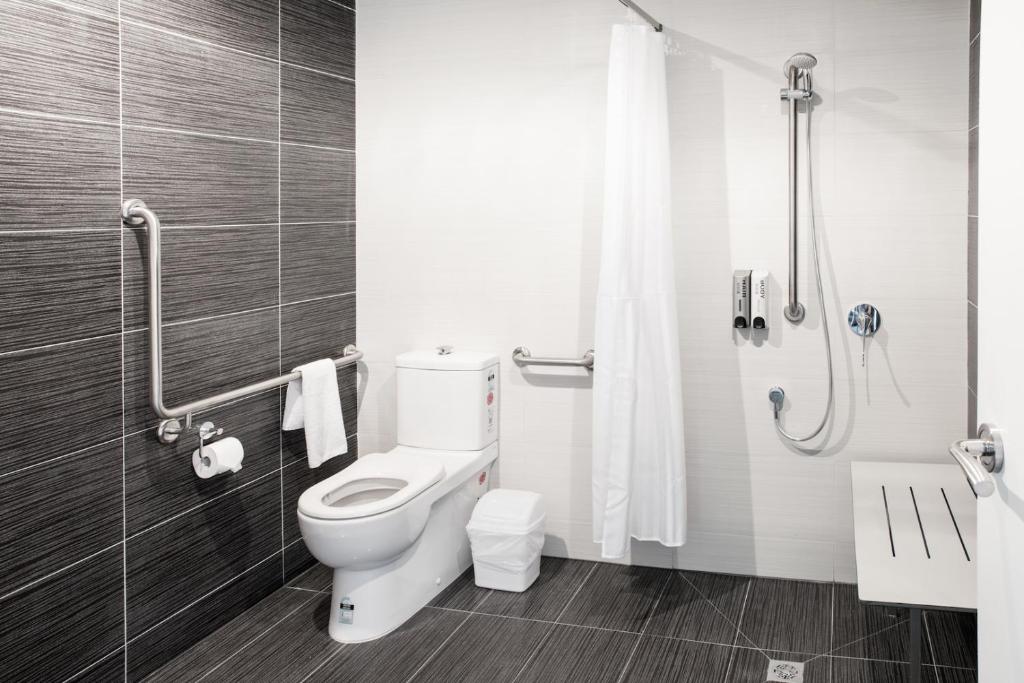 Lily Sands Inn - Resim 25