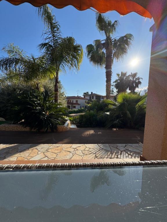 Fotografia z galérie ubytovania Willa con piscina v destinácii El Vendrell
