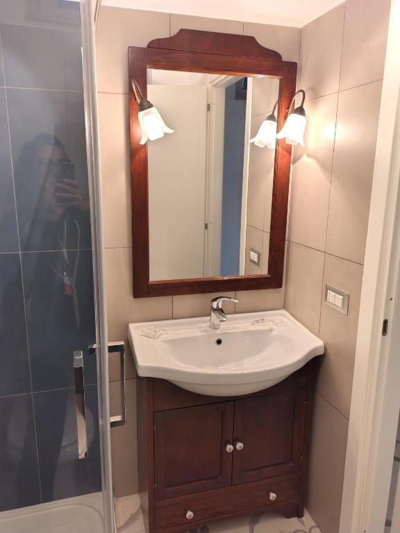 Kúpeľňa v ubytovaní LA CAVA DI DAFNE