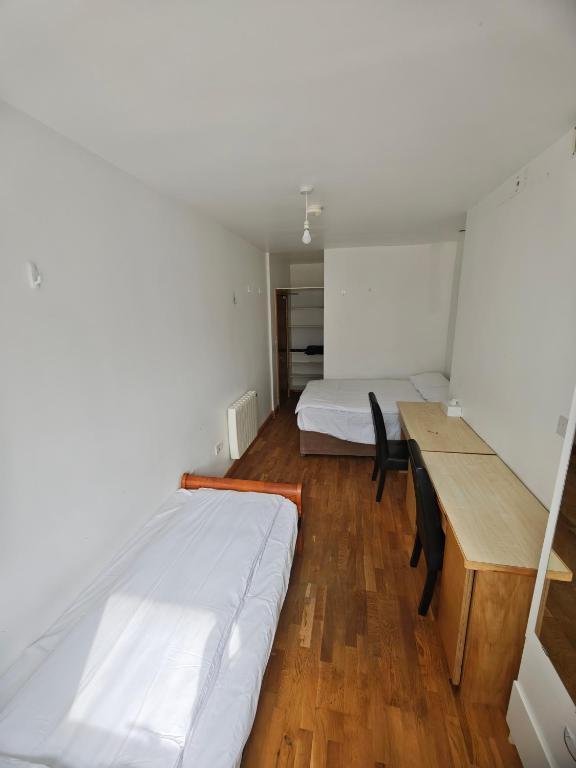 Postel nebo postele na pokoji v ubytování Dublin city center room en-suite