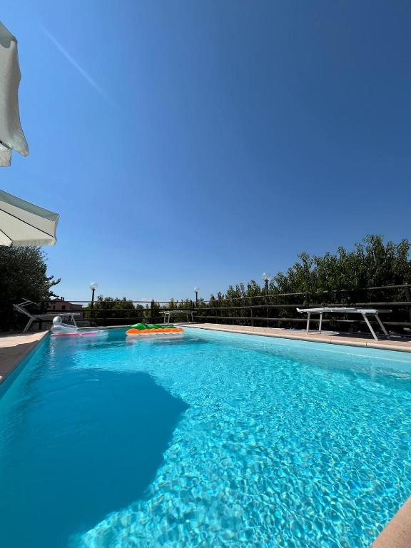 Gallery image of Appartamento Belvedere con Piscina - Le Grotte Rooms And Apartments in Camerano