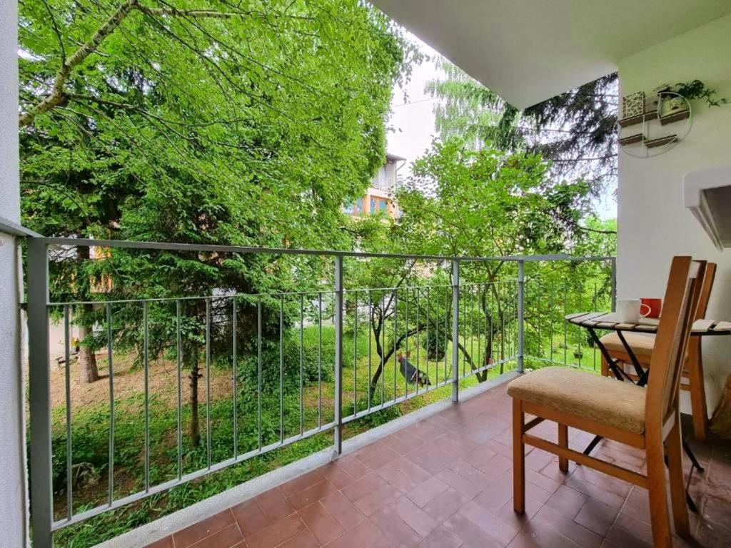 Balkón nebo terasa v ubytování Birchwood place