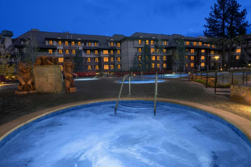 Bazén v ubytování Marriott's Timber Lodge nebo v jeho okolí