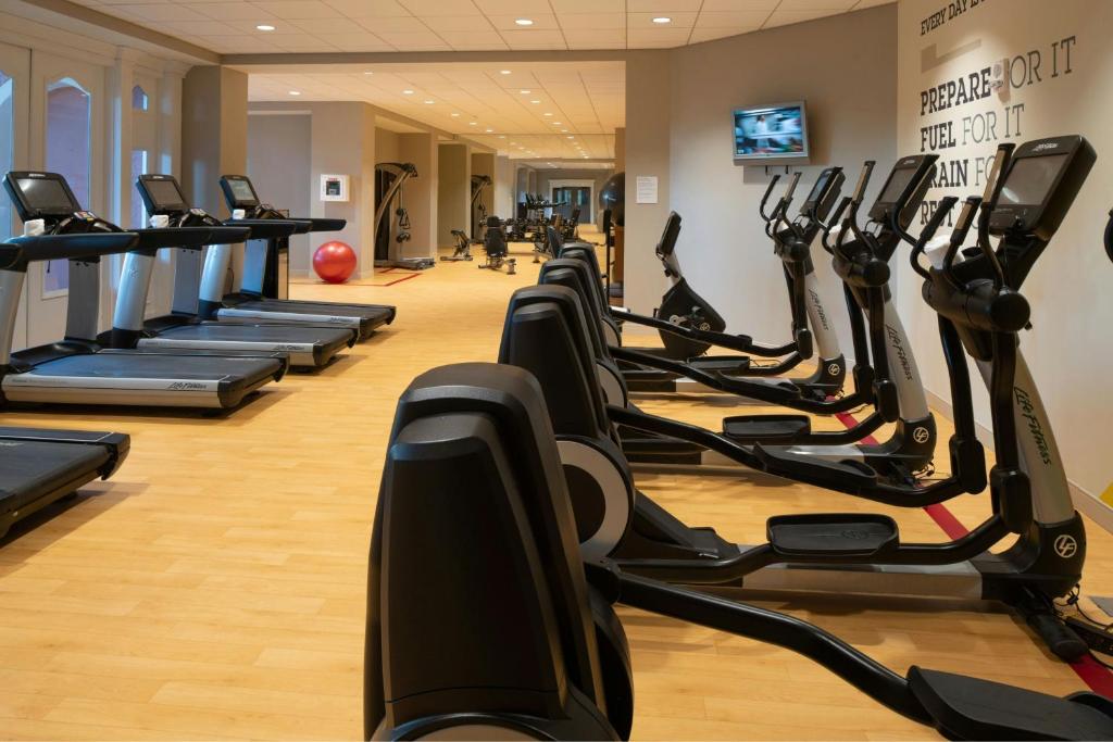 Fitness centrum a/nebo fitness zařízení v ubytování Sheraton Suites Fort Lauderdale at Cypress Creek