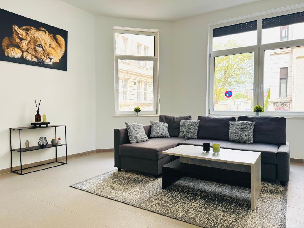 Χώρος καθιστικού στο Hollywood Apartment XXL