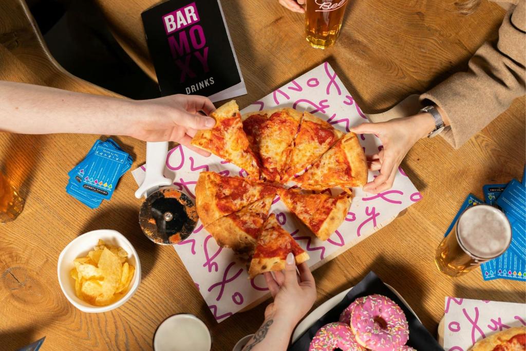 Moxy Edinburgh Fountainbridge - Resim 43