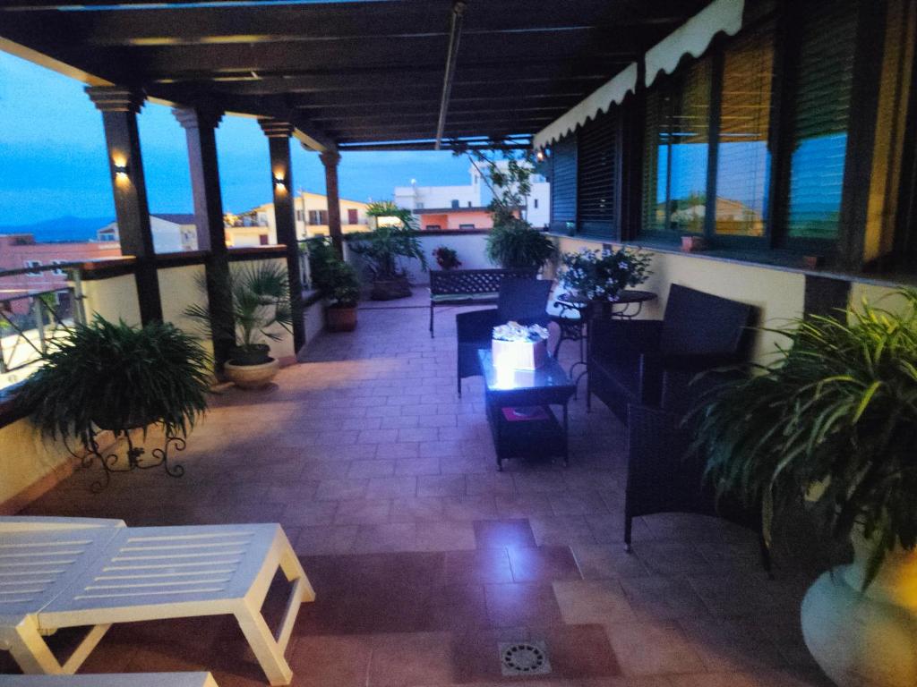 Balkón nebo terasa v ubytování "Appartamento del Mare Gliaca" con vista Isole Eolie,ampia terrazza,wifi e parcheggio privato gratuito