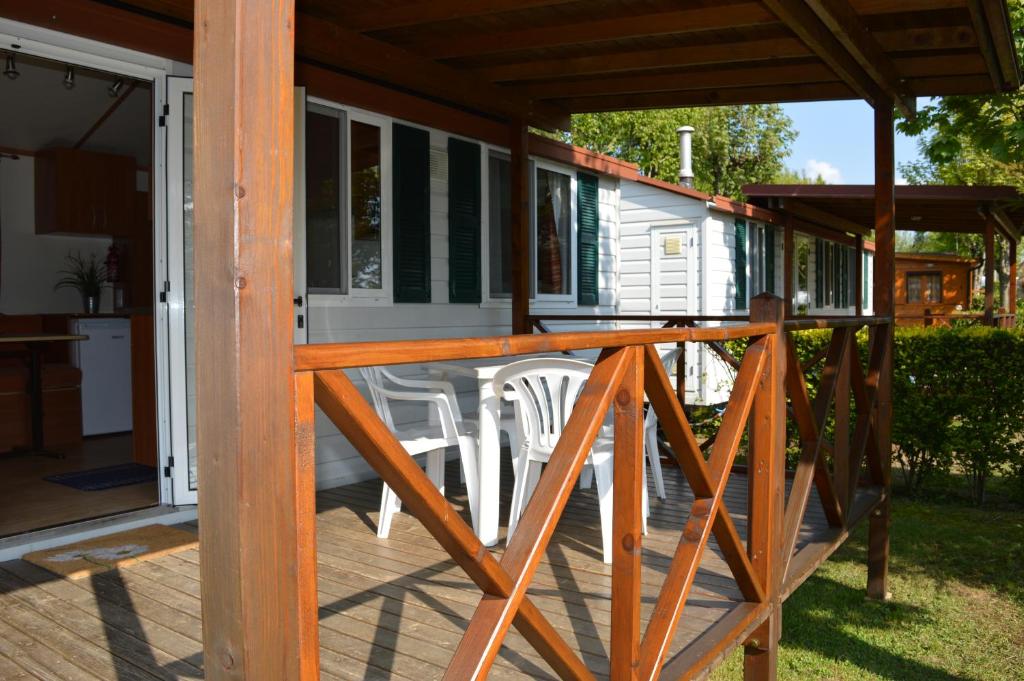 Balkón nebo terasa v ubytování Camping Royal
