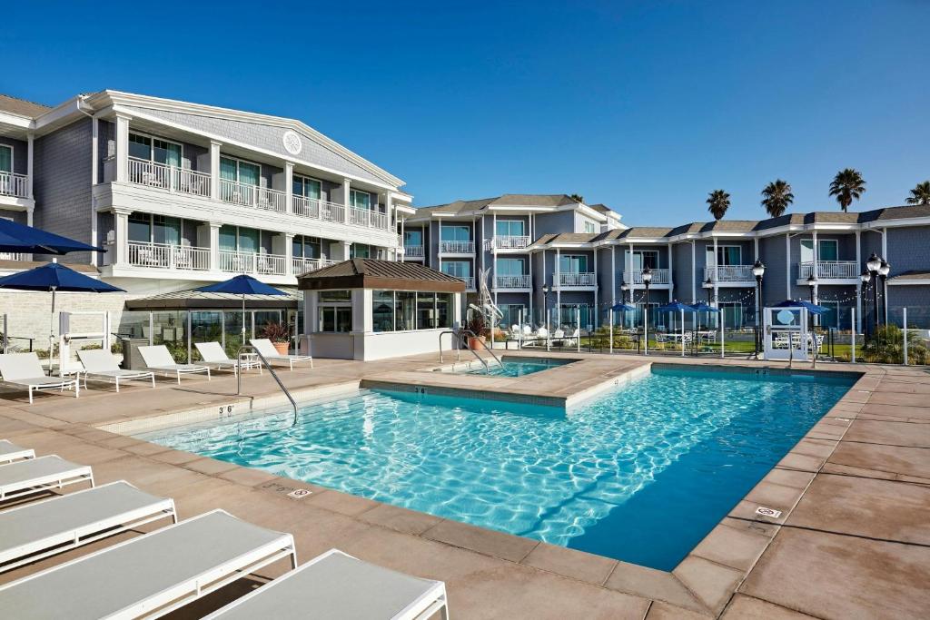 Bazén v ubytování Vespera Resort on Pismo Beach, Autograph Collection nebo v jeho okolí