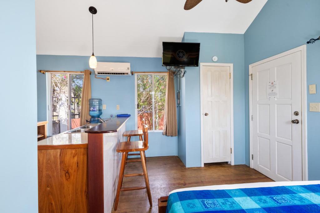 Tilt-Ta-Dock Resort Belize