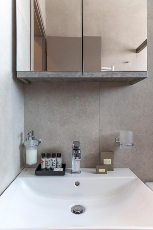 Cubes Living Athens Goudi - 17