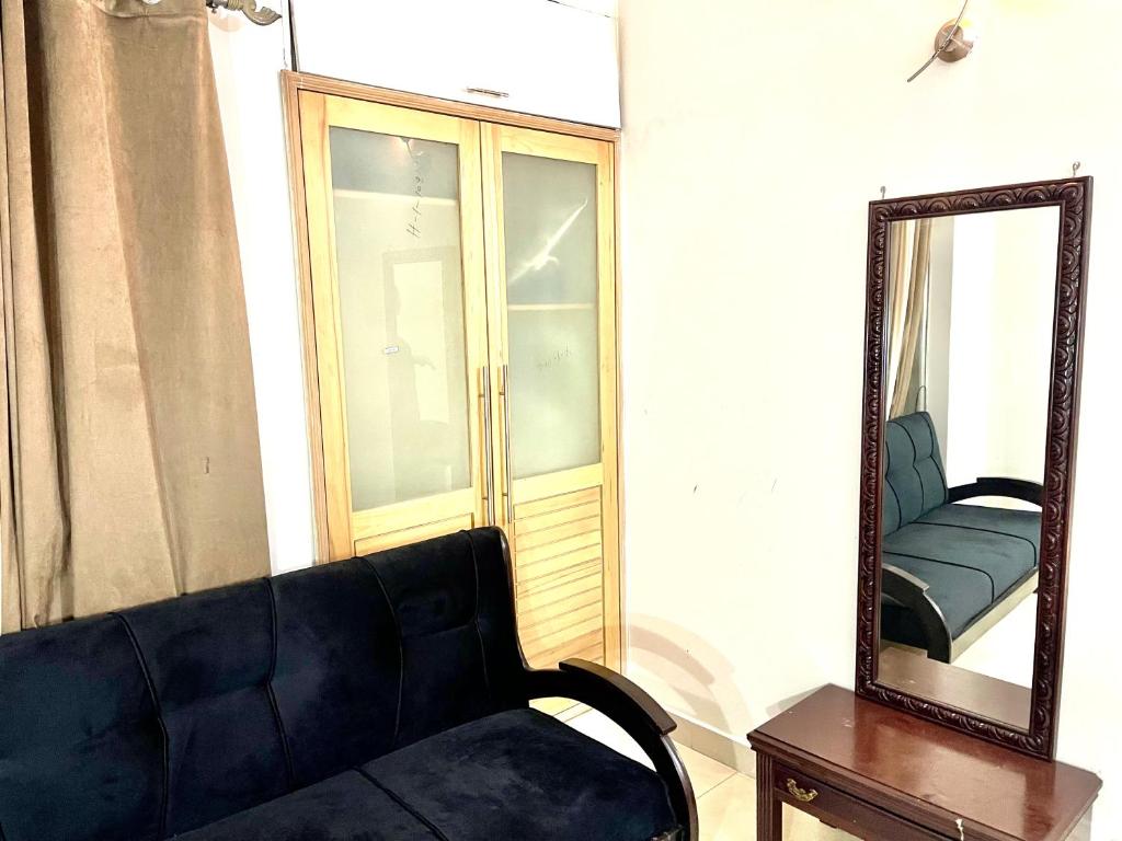 2 Bed apartment F-11 Islamabad - Error