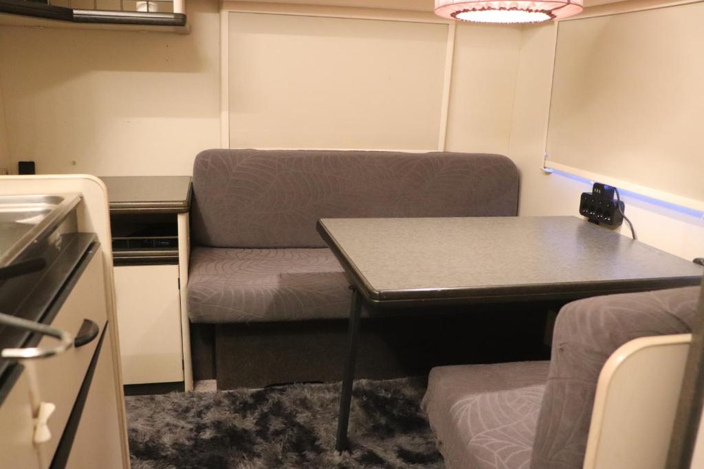 Köök või kööginurk majutusasutuses Full Service Caravan