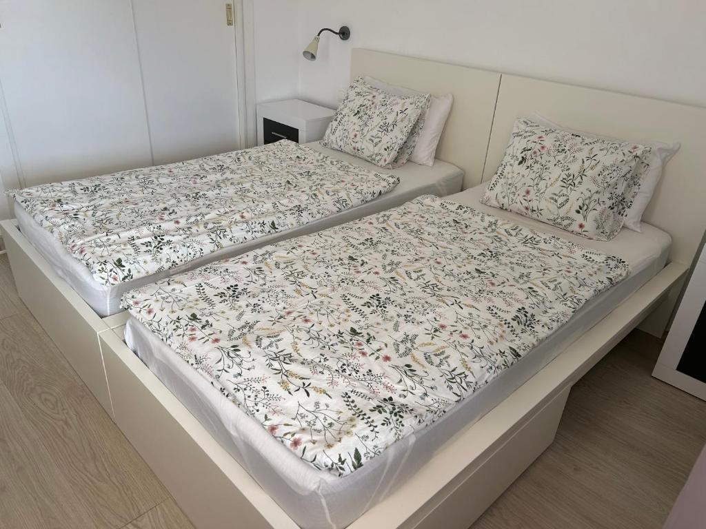Postel nebo postele na pokoji v ubytování apartmant Adrian Vista Taurito