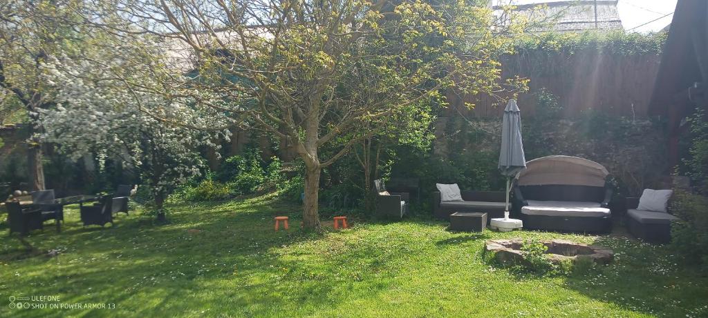 Zahrada ubytování LindenTree-Harmony Apartman